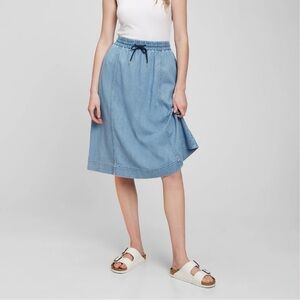 NWT Gap Denim Pull-On Skirt with Washwell